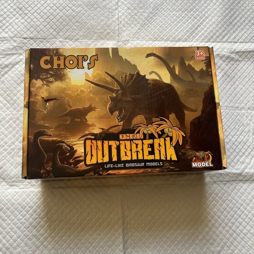 Chops Dinosaur Outbreak Model Set - Picture 2 of 5